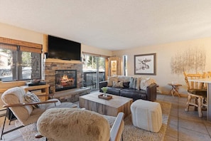 TV, fireplace