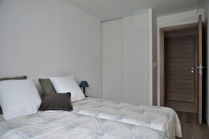 2 عدّة غرف نوم ومكواة/لوح كي وواي فاي مجانًا