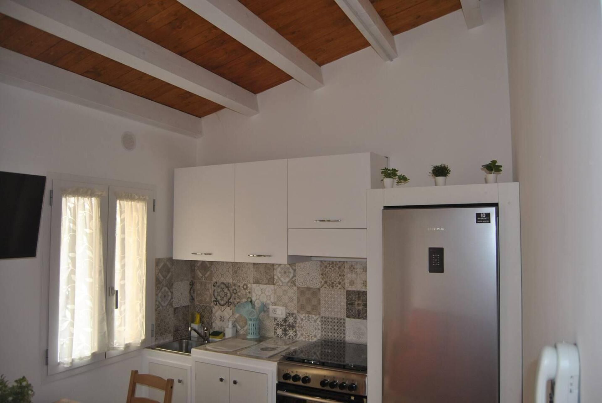 Apartment | Private kitchen | Fridge, oven, stovetop, electric kettle