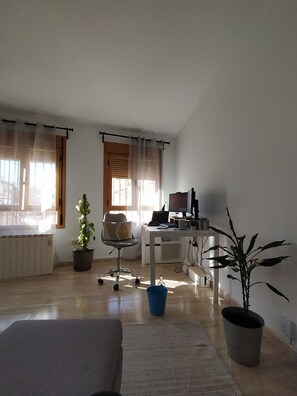 Interior - AFFORDABLE HOLIDAYS! (Price per fortnight) New house 1 hour from Madrid. (Brea de Tajo)