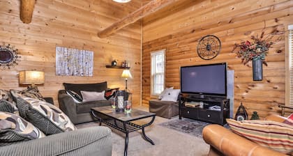 Lakeside wilderness resort cabin with dock, fire pit, on-site store, bait shop!