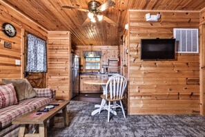 Smart TV, DVD player, books, stereo - Lakeside wilderness resort cabin with dock, fire pit, on-site store, bait shop! (Watersmeet)