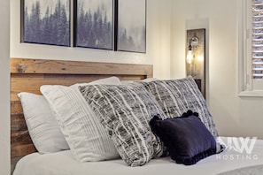 4 bedrooms, desk, iron/ironing board, free WiFi