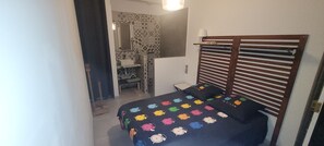 5 Schlafzimmer, Bügeleisen/Bügelbrett, Bettwäsche