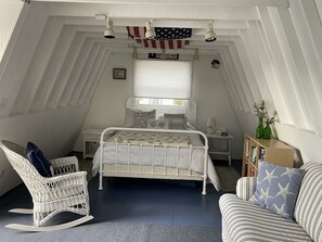 4 bedrooms, iron/ironing board, travel crib, free WiFi