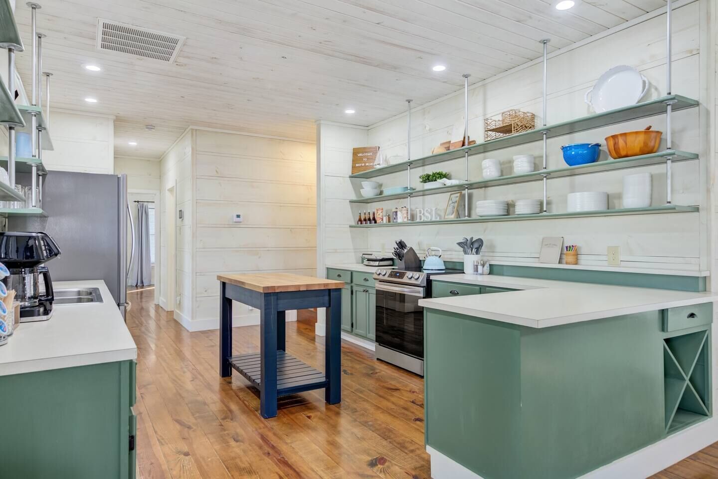 Waterfront retreat just minutes from the beach!