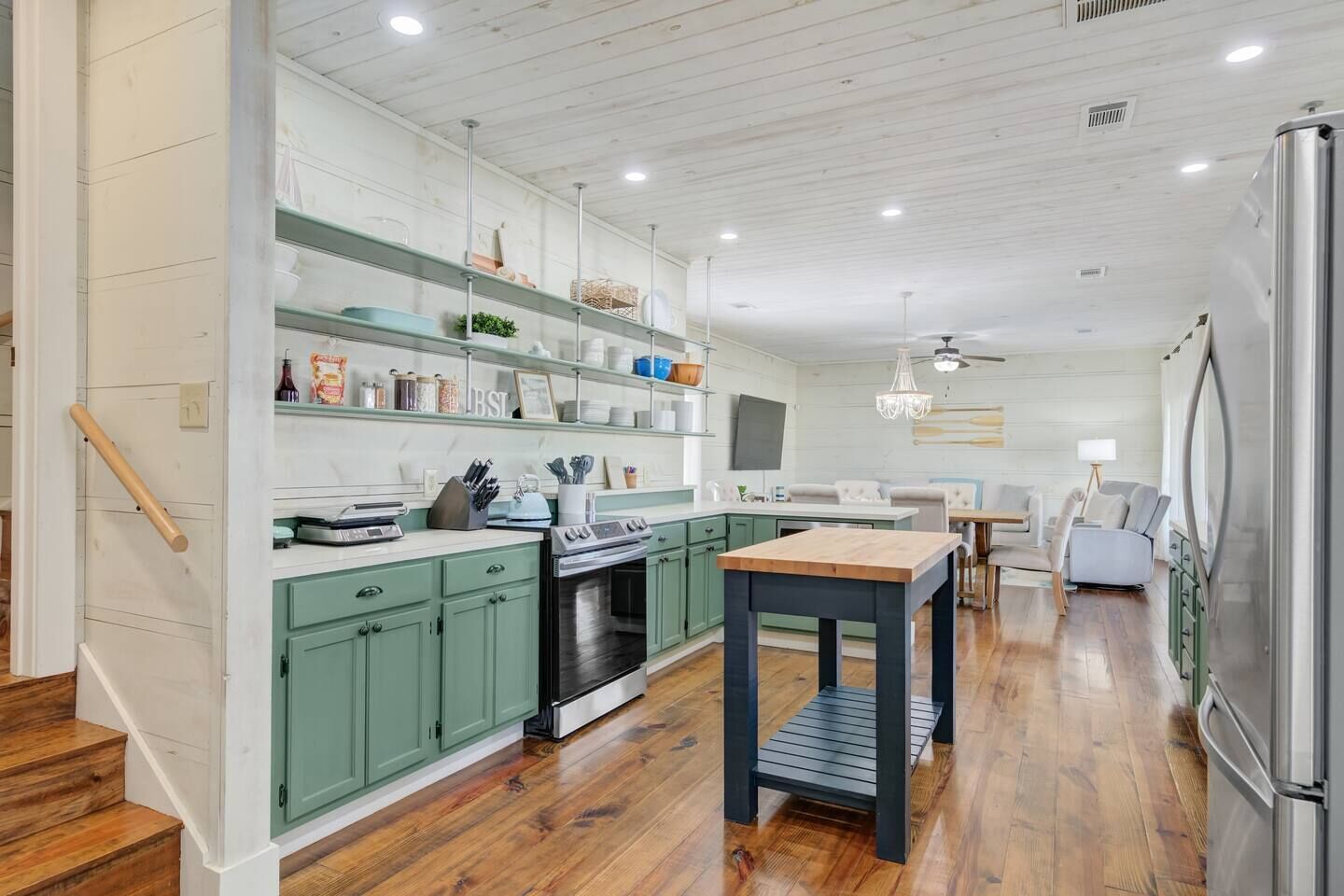 Waterfront retreat just minutes from the beach!