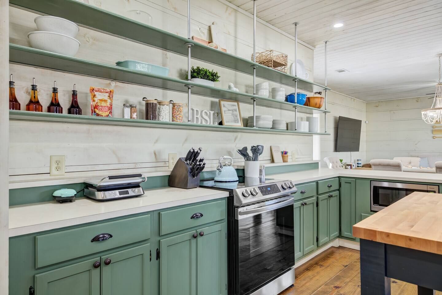 Waterfront retreat just minutes from the beach!