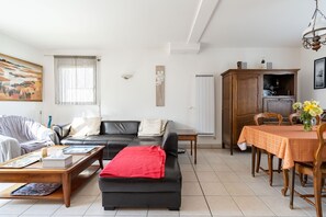 TV, DVD player, stereo - Ty Yann - proche plage (Carantec)