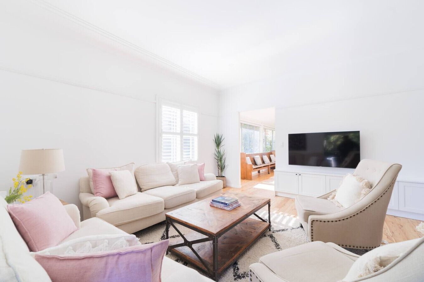 Una televisión, una chimenea, Netflix, servicios de streaming