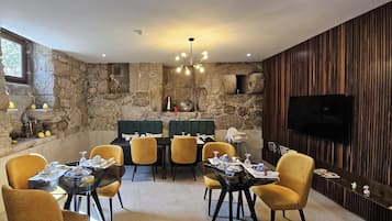 Ilmainen päivittäinen mannermainen aamiainen