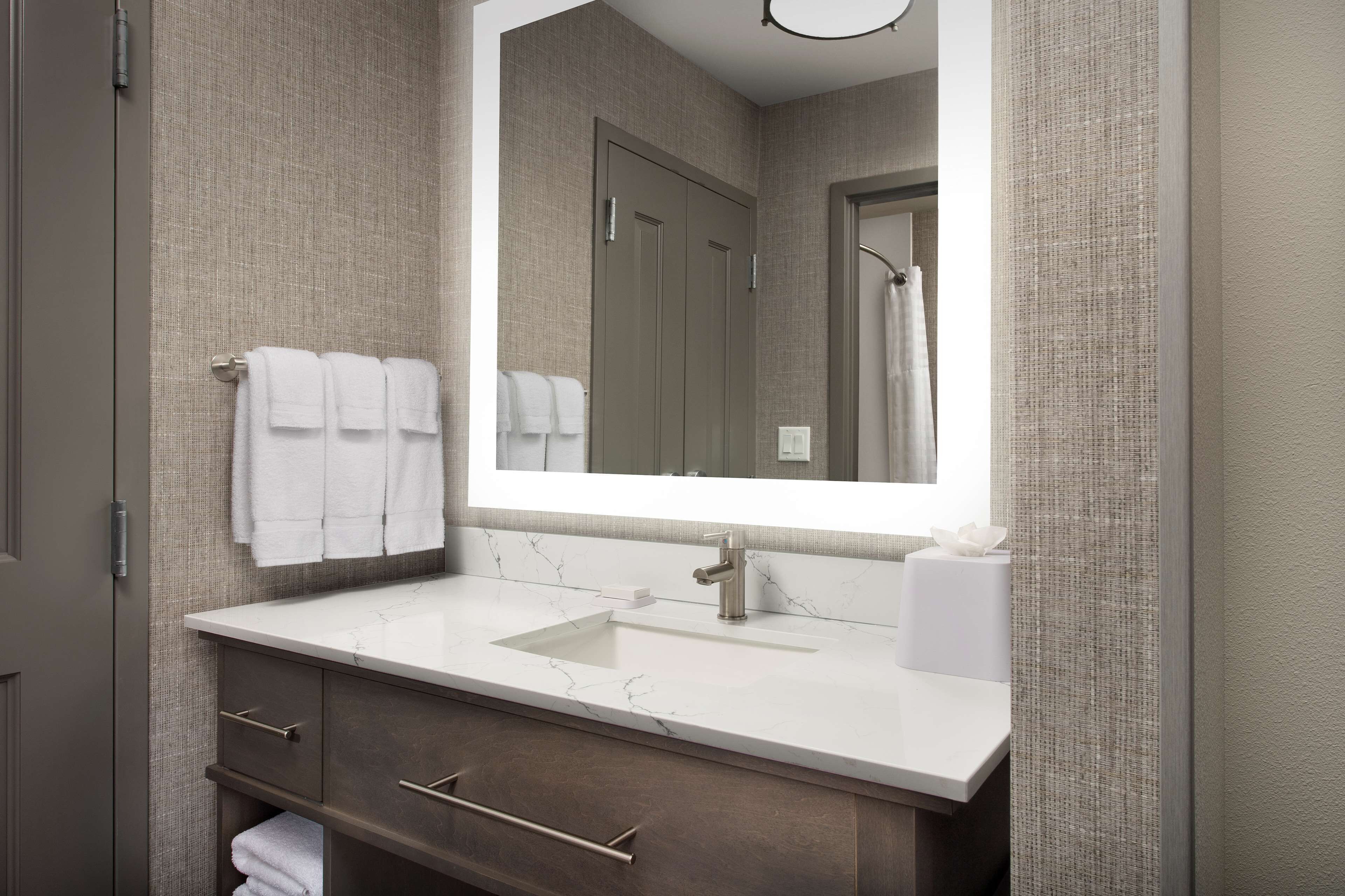 Photo - Homewood Suites By Hilton Louisville Airport