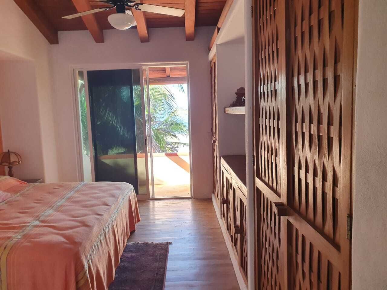 Casa de Pescador - A simple, beautiful space by the sea.