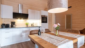 大型冰箱、烤箱、爐台、洗碗機