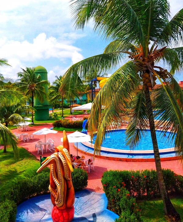 Quarto clássico | Área de estar | TV 32 polegadas com canais via satélite