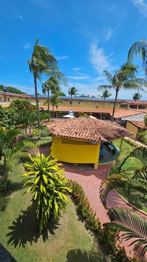 Quarto clássico | Área de estar | TV 32 polegadas com canais via satélite