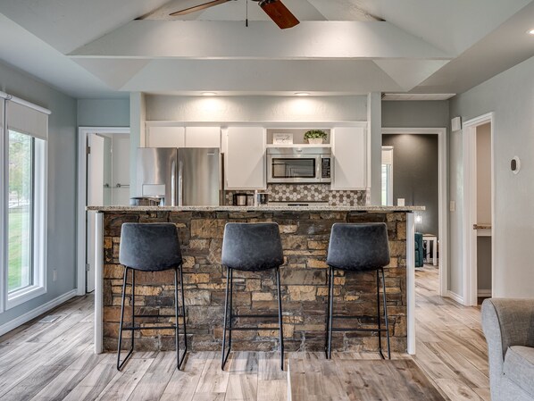 Microwave, dishwasher, coffee/tea maker, cookware/dishes/utensils - Private Cabin on acreage with pool & tennis court! (Edmond)