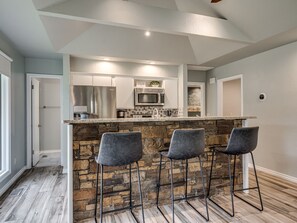 Microwave, dishwasher, coffee/tea maker, cookware/dishes/utensils - Private Cabin on acreage with pool & tennis court! (Edmond)