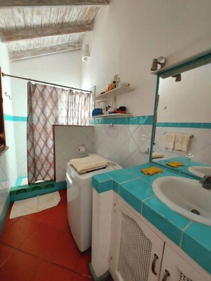 Shower, towels - Casa Sueño Caribeño Céntrico con Piscina Grande (Las Terrenas)