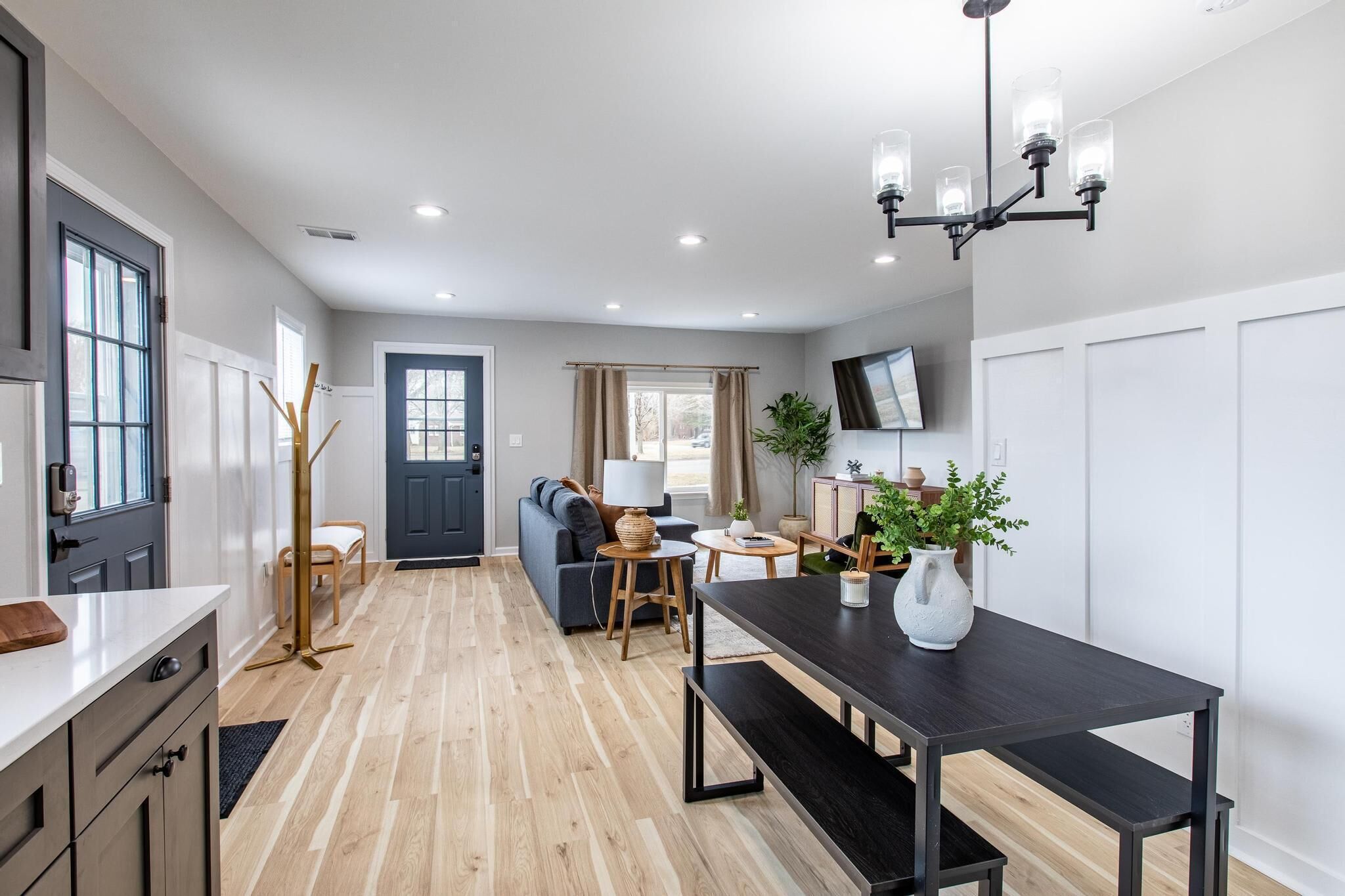 TV, Netflix, streaming services, offices