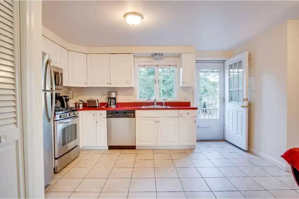 In Town with Parking, Patio, Beach Gear & Car Option