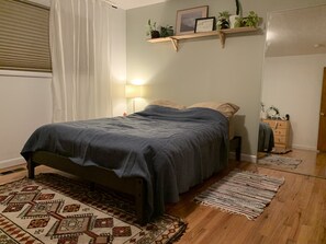 3 bedrooms, desk, free WiFi, bed sheets - Beautiful craftsman house for rent in quite SE Portland neighborhood (Portland)