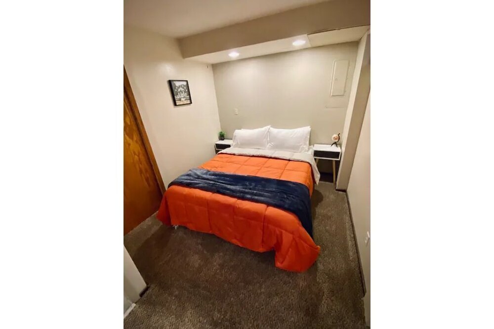 Cozy Studio minutes from Flathead Lake
