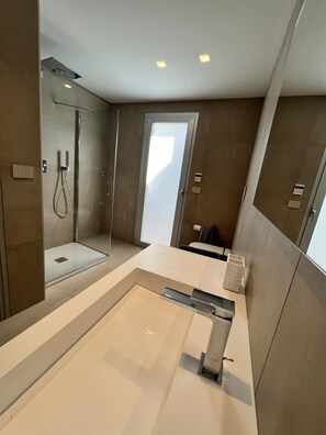 Dusche, Bidet