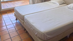 Ảnh chưa phân loại, 5 trong số 12 ảnh, nút