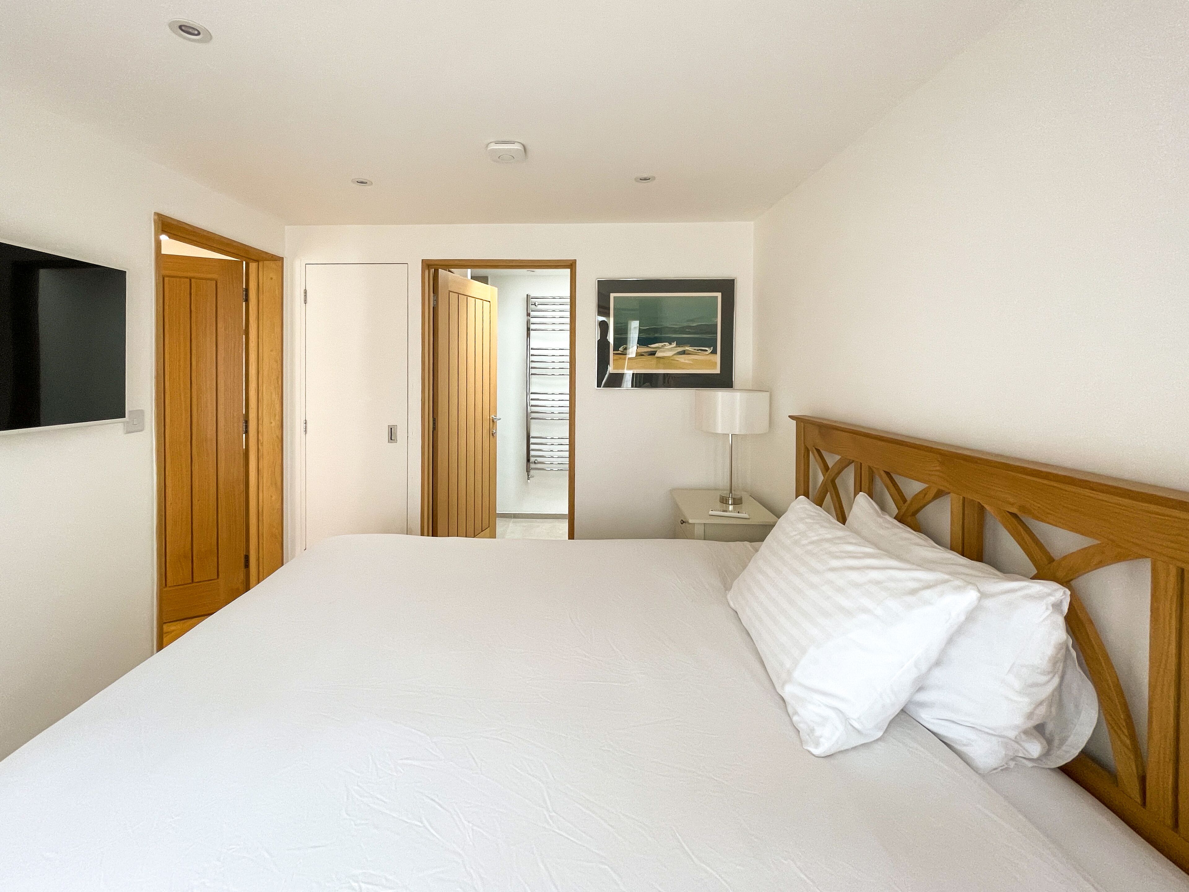 1 chambre, bureau, fer et planche à repasser, Wi-Fi gratuit