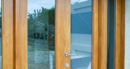 Whitley Old Garage, Whole Snug Luxury Cottage - Nr Lacock, Bath, Cotswolds