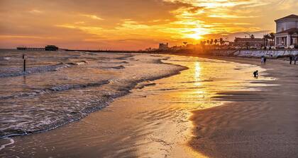 Beautiful Beach Views - On Seawall