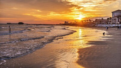 Beautiful Beach Views - On Seawall