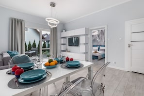 Premium Apartment | 1 bedroom, premium bedding, laptop workspace, free WiFi