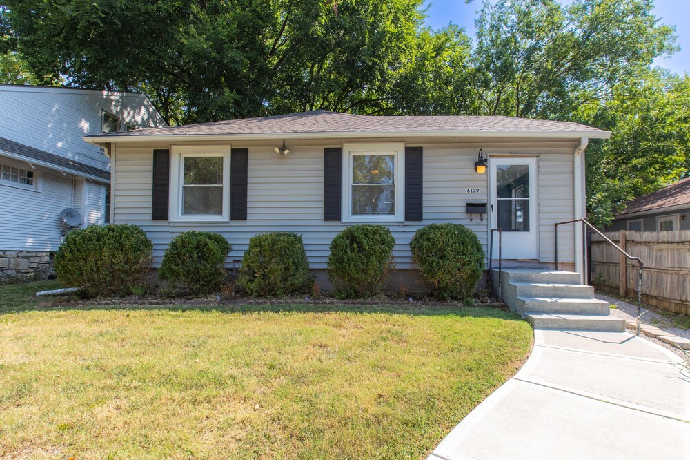 Brookside home with 2 bedrooms newly remodeled tree lined streets