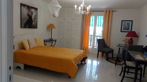 1 chambre, coffres-forts dans les chambres, bureau