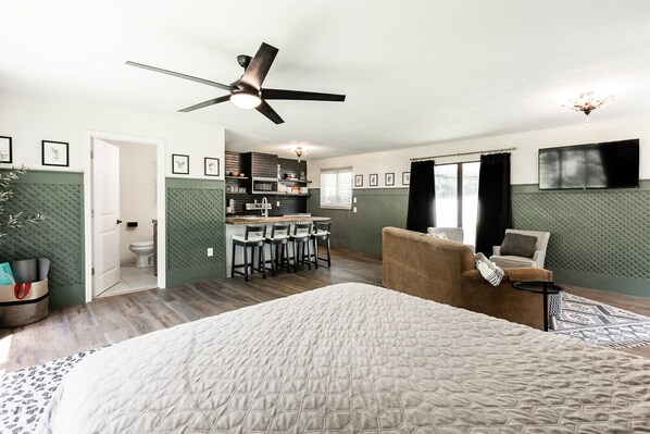 Free WiFi, bed sheets