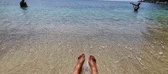 Spacious hideaway with ocean views and fine eatery