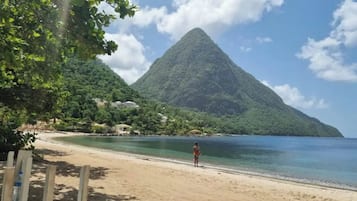 Una playa cerca