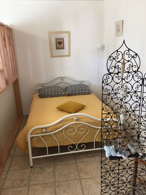 1 多间卧室、熨斗/熨衣板、WiFi、床单