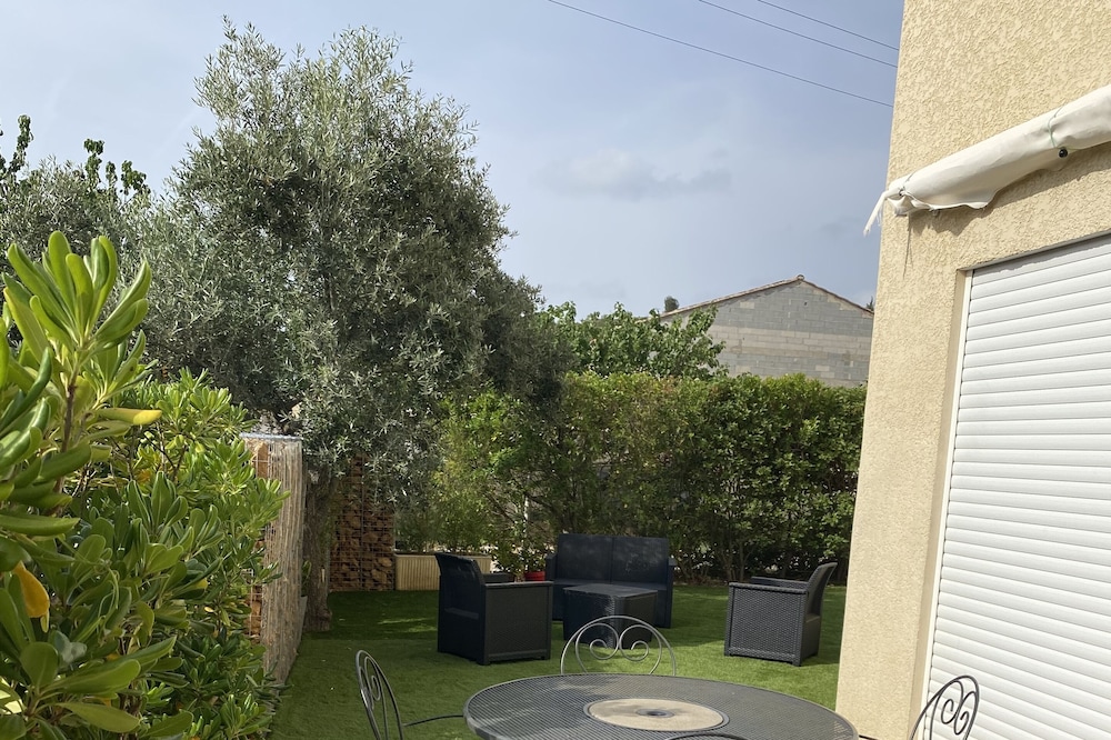 Gîte Le Romarin with SPA in the heart of our olive grove