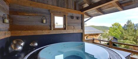 Bain à remous extérieur