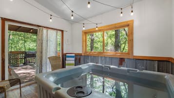 واي فاي مجانًا وملاءات أسرّة