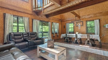 Windchimes Cabin | Area keluarga | TV layar datar