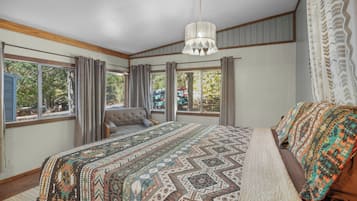 Magnolia Cabin | Free WiFi, bed sheets