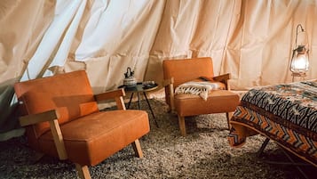 Taysha Tipi | Wi-Fi gratis dan seprai linen