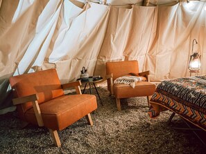 Taysha Tipi | Free WiFi, bed sheets