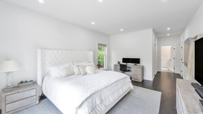 5 chambres, fer et planche à repasser, Wi-Fi, draps fournis