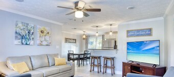 Cozy 3/2 in Orange Park, Pet Friendly.