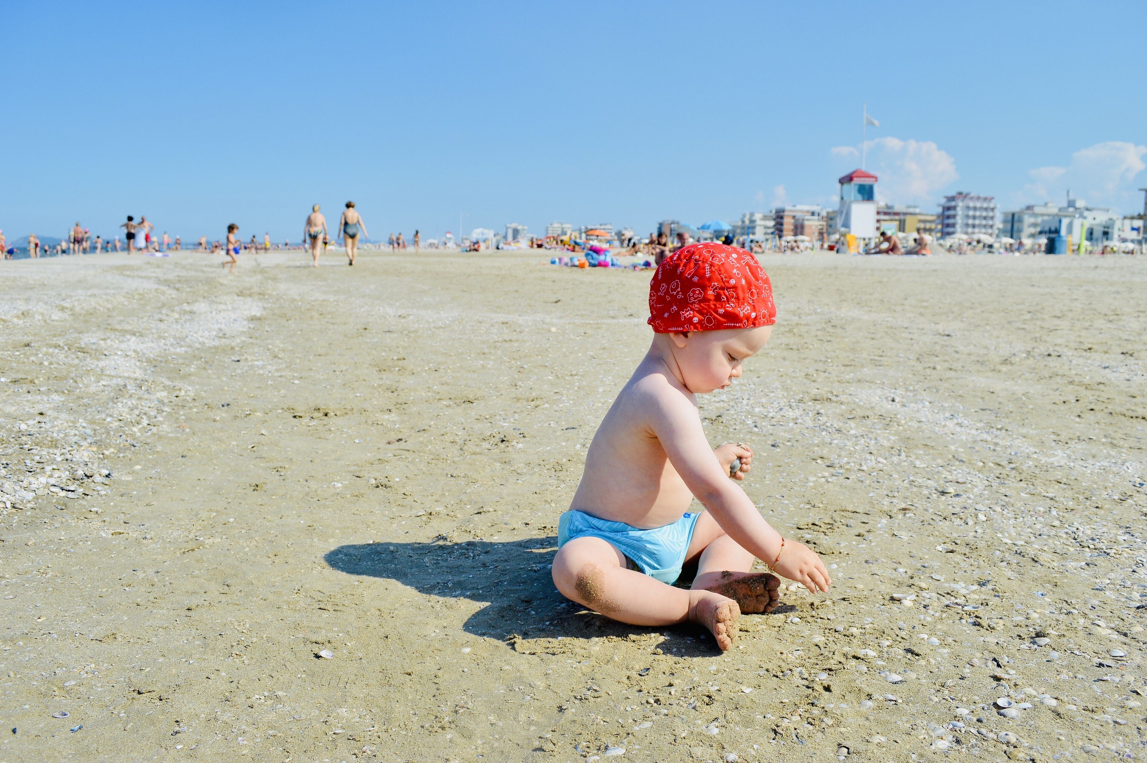 Nära stranden, vit sandstrand och transport till/från stranden